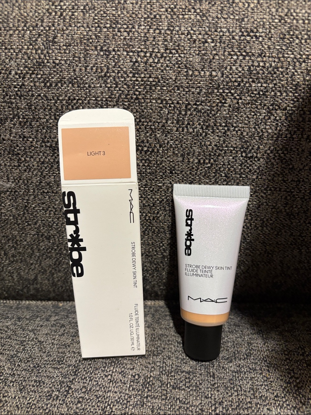 MAC Cosmetics Strobe Dewy Skin Tint - Light 3